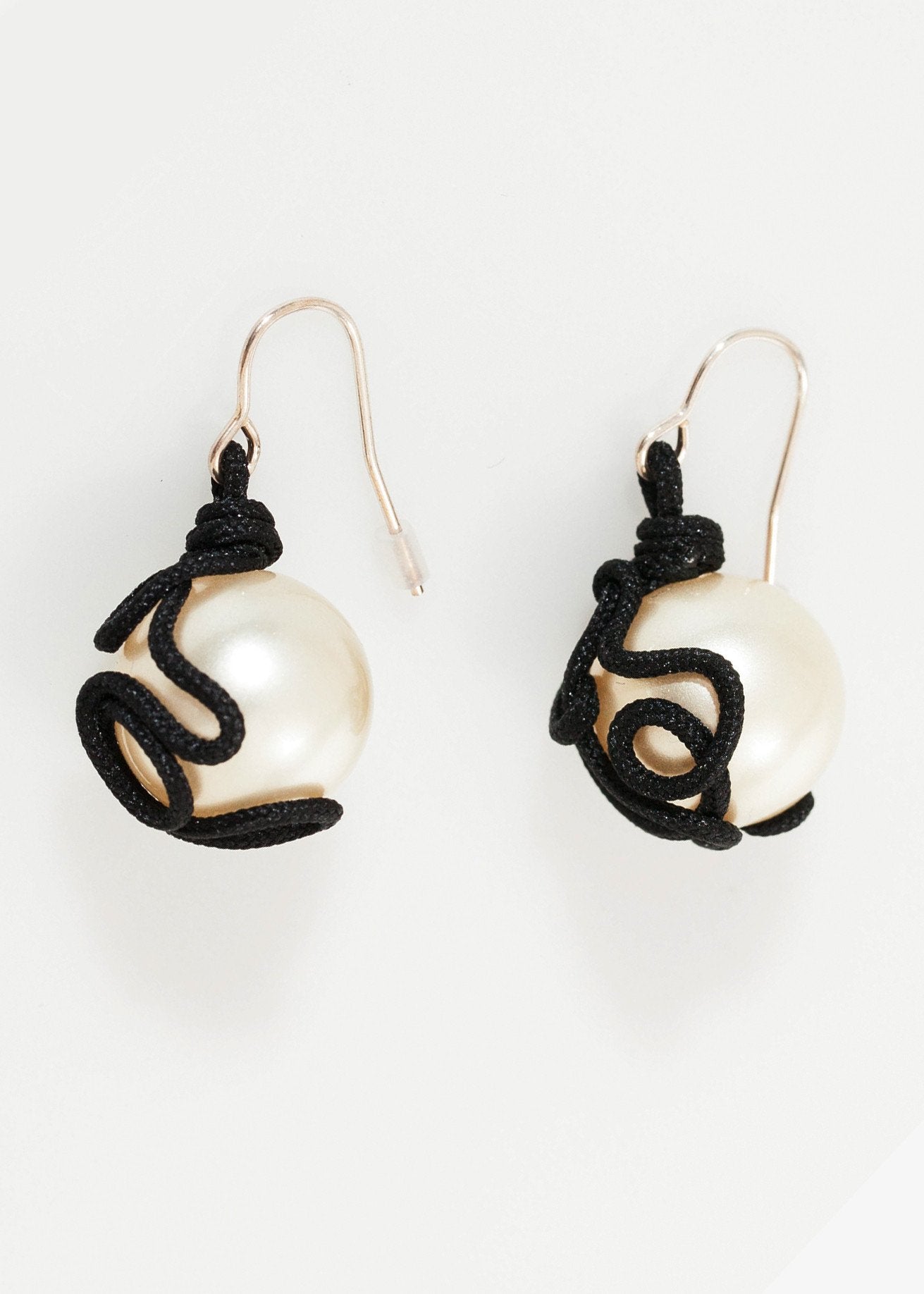 Float Bead Earring in Pearl